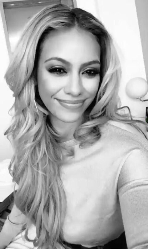 dinahjane tweet picture