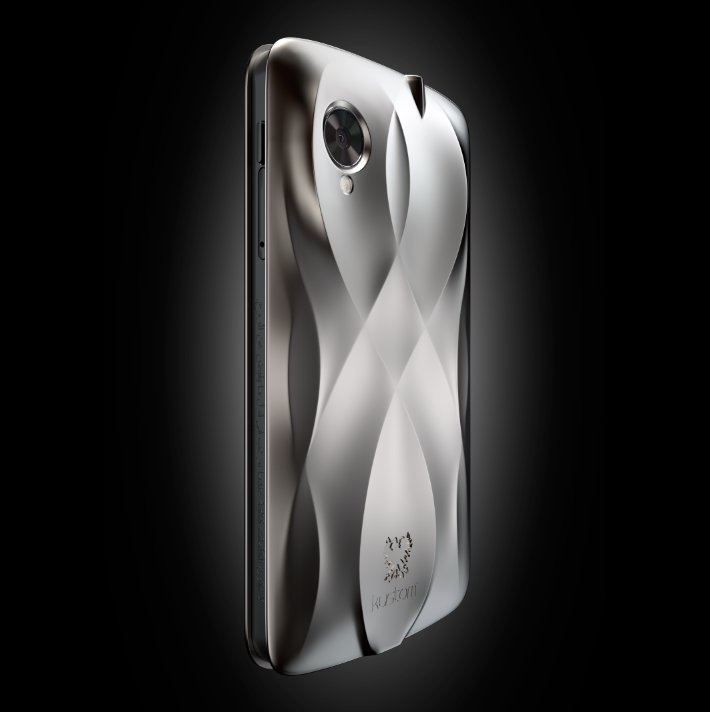 <a href="/kustom_mobile/">Kustom mobile</a> es empresa Española con los últimos avances en telecomunicaciones junto con alta joyería.