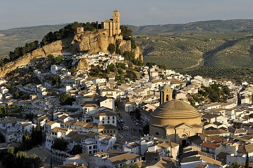 andaluciatipica's tweet photo. Montefrío elegido como uno de los 10 pueblos con mejores vistas del mundo: https://t.co/rYOFE92SdY #TurismoRural https://t.co/3fhW1X0E2T