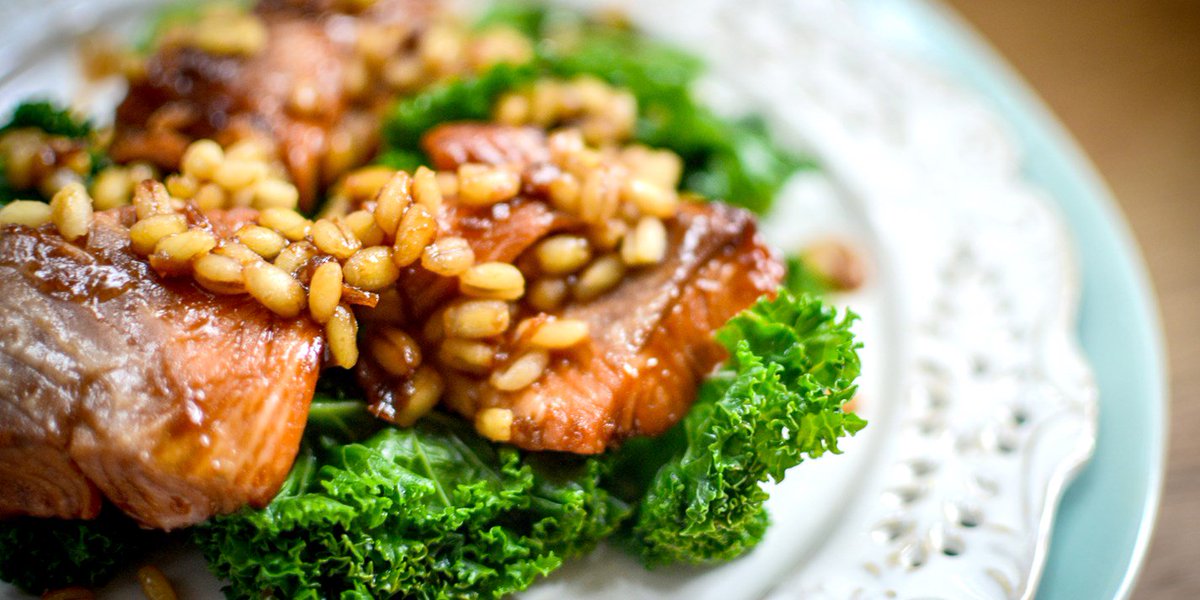 gbchefs's tweet photo. Kale is a great superfood, @BotanicalBaker shares her favorite recipe served with salmon https://t.co/R9AxRyOOEL https://t.co/VtXJOog6hU