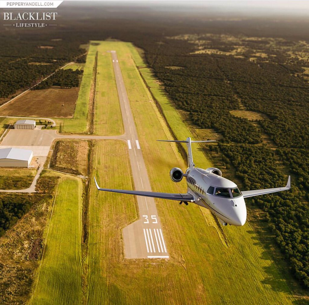 StarbaseCharter's tweet photo. Great shot of a #Gulstream #G280 taking off from a private #airport! ✈️👍🏻📷☀️   
#privatejet #takeoff #aviation https://t.co/2K6GxHLhcb