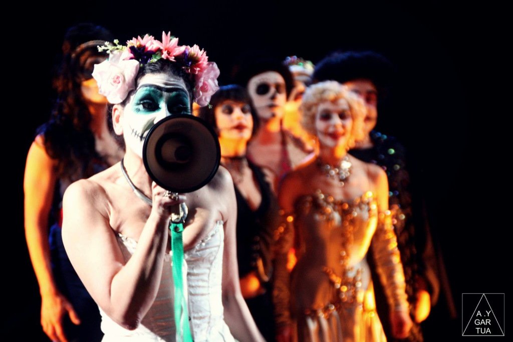 Cabaret Chihuahua // Viernes, 30 de octubre, en el Teatro Félix Petite Antzokia elplang.wordpress.com/2015/10/28/cab…