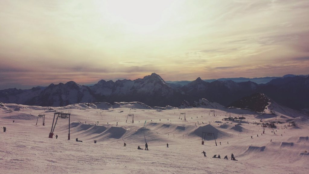 InghamsSki's tweet photo. Half term in Les Deux Alpes.
We wish that all of our school holidays looked like this! https://t.co/lJcuW19Y5F