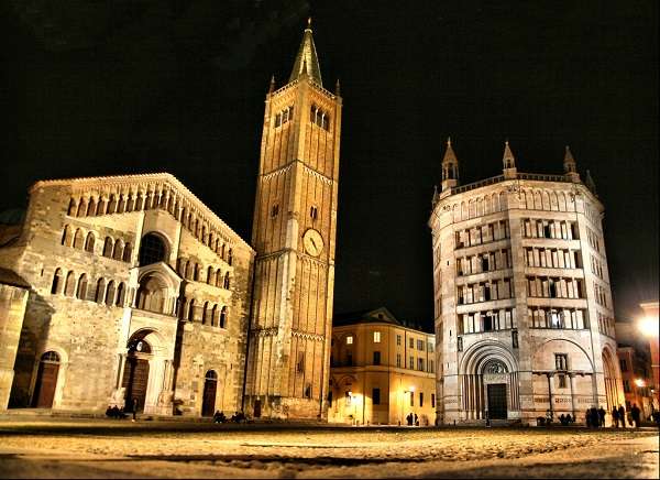 rinnovabiliit's tweet photo. Parma sceglie l'#efficienzaenergetica e cambia il 70% dei lampioni #smartcity https://t.co/9zDub6G177 https://t.co/P5OkwNZ9Cl
