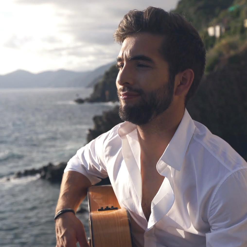 GIRACKENDJI's tweet photo. Les amis, RT ce tweet pour découvrir en exclu un titre inédit de mon nouvel album ! :) #EnsembleLe30Octobre https://t.co/0ndaVrQRxU