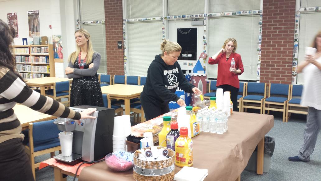 AlmandBonnie's tweet photo. Coffee and Conversation at TRE #ensuringsuccess #hcs2016 https://t.co/WBUe62TAoo