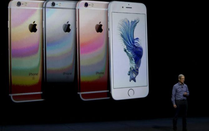 expansioncom's tweet photo. Apple, con efectivo suficiente para comprar de un solo golpe Inditex, Santander y Mapfre https://t.co/grb4I6Ww28 https://t.co/C4ZWPEqo1R