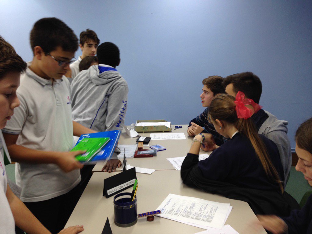 maristamaticas's tweet photo. Como en la vida real, nuestros alumnos dejan los trámites para el último día en #pqslm https://t.co/PBCKr4ekE4