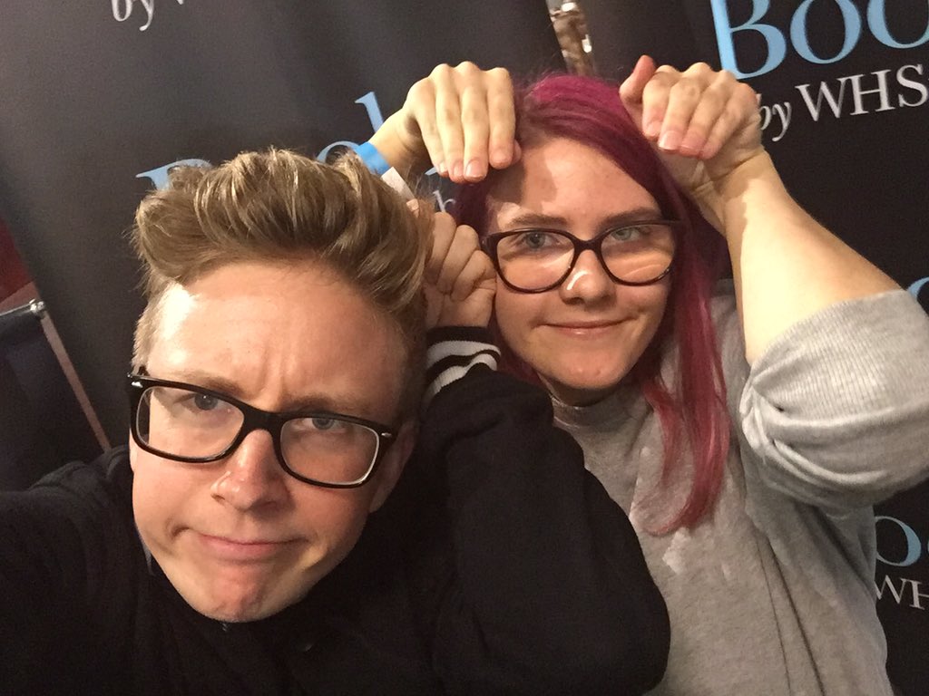 cosmospml's tweet photo. I still can't believe I met this amazing human today, love you loads ๐จ๐ @tyleroakley #BingeTour https://t.co/wtOFXoo8Hb