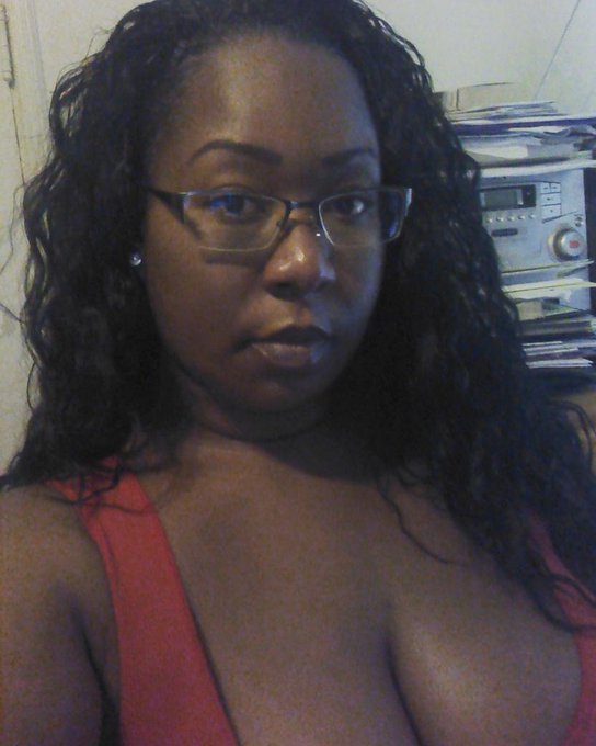 Sup. #Glasses 👓 #OffDay 💜👍 https://t.co/lZHbdr8qV4<a href="/tag/glasses"class="tags">#Glasses</a><a href="/tag/offday"class="tags">#OffDay</a>