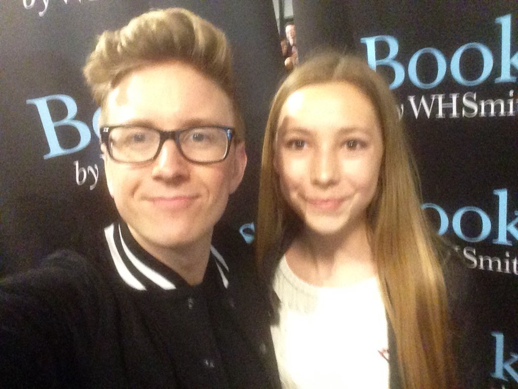 xgracexo's tweet photo. Love you so much๐๐๐I loved meeting you! Your so nice๐ @tyleroakley #BINGEBOOK #bingetour https://t.co/kH7xAiM99h