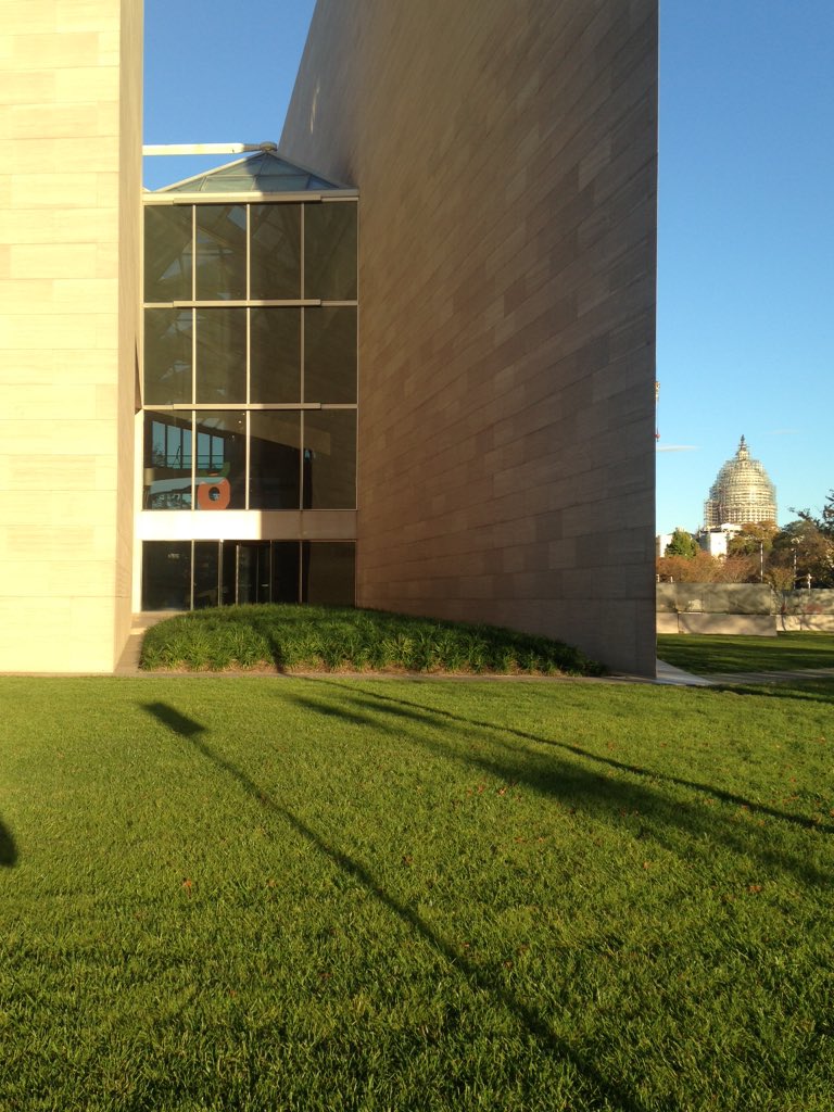 MsBLovesART's tweet image. Art &amp;amp; literacy PD at my favorite @ngadc. #fallindc @APSHenryPAL