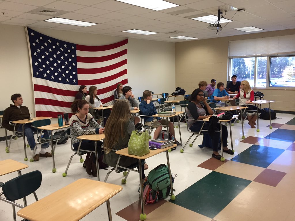 KRHSInteract's tweet image. @KRUNInteract kicks off their new service club during #InteractWeek @KettleRunNews #ServiceAboveSelf @KRHS_Newspaper