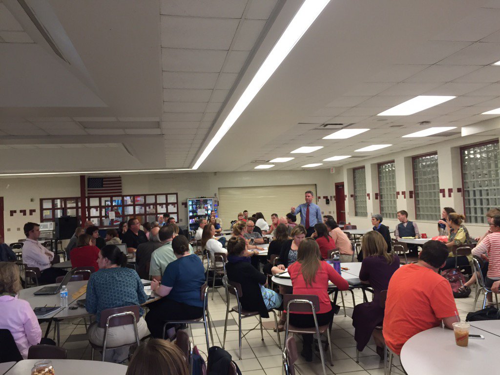 Ithaca_HS's tweet image. Learning about #FlippedClassrooms with @jasonmtrumble and our staff of 100+ talented educators #icsdplc