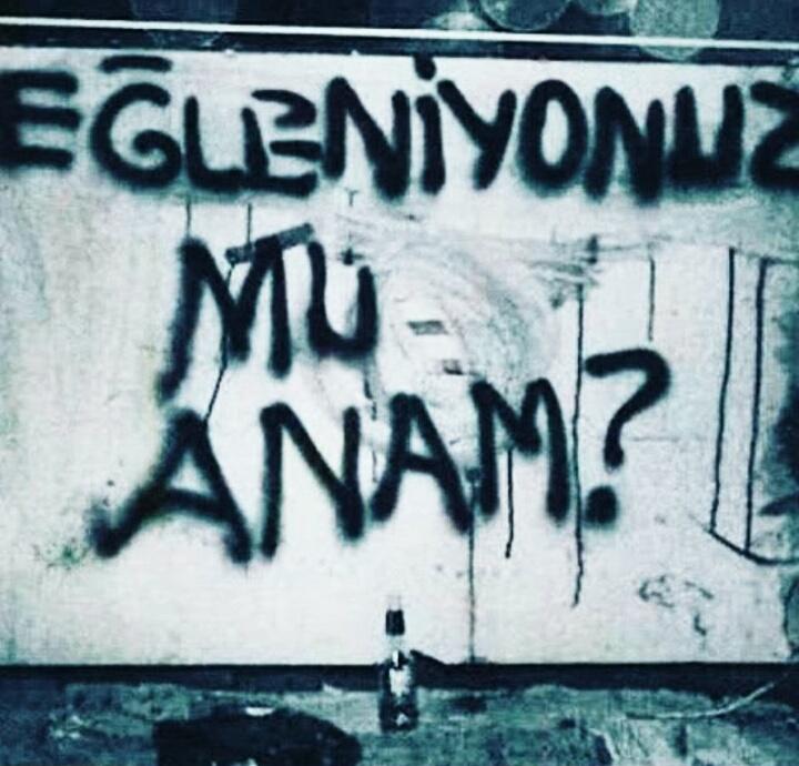 SinmSencan's tweet photo. eğleniyonuz mu anam ? https://t.co/Wd0o8VPBvj