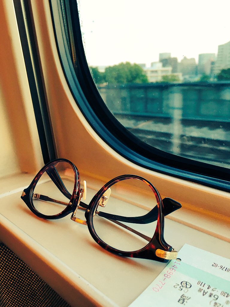 最近 オリエンタルラジオの藤森慎吾さんが かけている丸メガネがどこのブ Yahoo 知恵袋