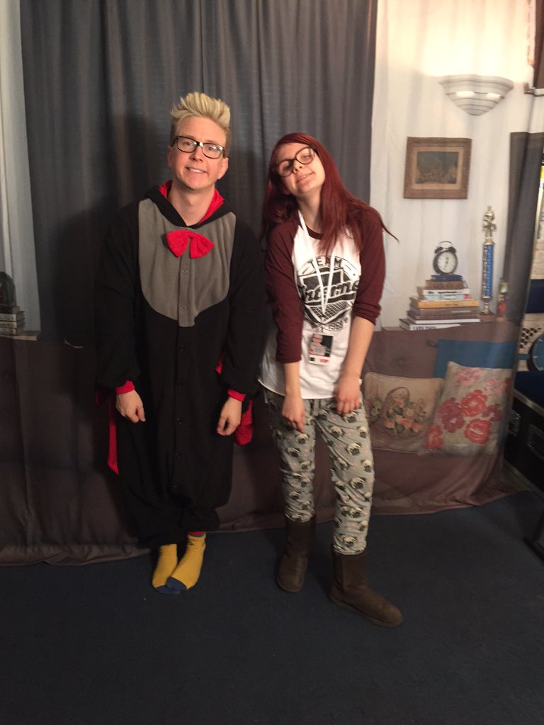 cosmospml's tweet photo. @tyleroakley Aww โค๏ธ๐จ #BingeTour https://t.co/gofTneO601