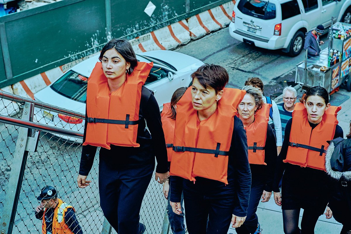 LaleGeorgia's tweet photo. @tsanga10 #orangevest #performance by @LaleGeorgia for #SyrianRefugees at #Highline https://t.co/SWK3raA1ej
