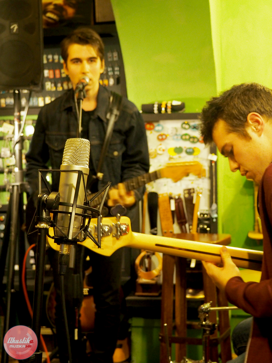 AkustikaSession's tweet photo. Nove fotke smještene u FB galeriju - @Orvel u @RockmarkZg: https://t.co/3IUnnMsosG https://t.co/mS2VXbdL1g