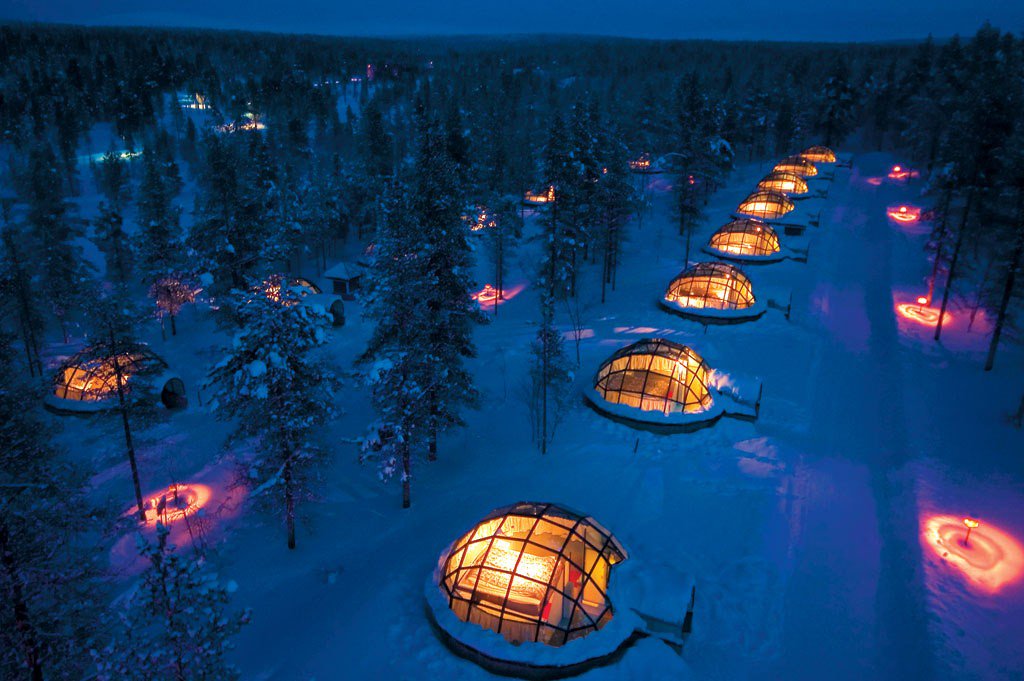Slate's tweet photo. You can rent out a cozy glass igloo to watch the Northern Lights: https://t.co/Z3CXwo1ITf https://t.co/fQDYBYHdZK