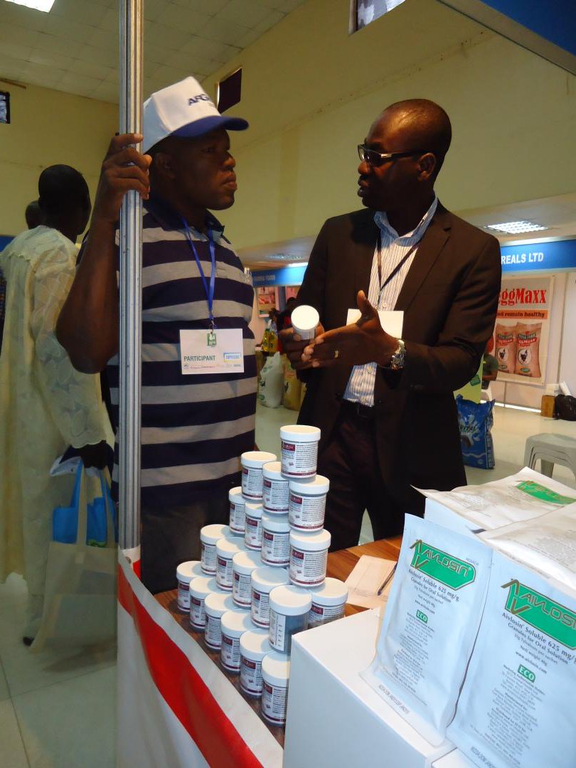 Reddhutt's tweet photo. Day 2 at #nigeriapoultryshow2015 Abeokuta https://t.co/T36nKy88Ez