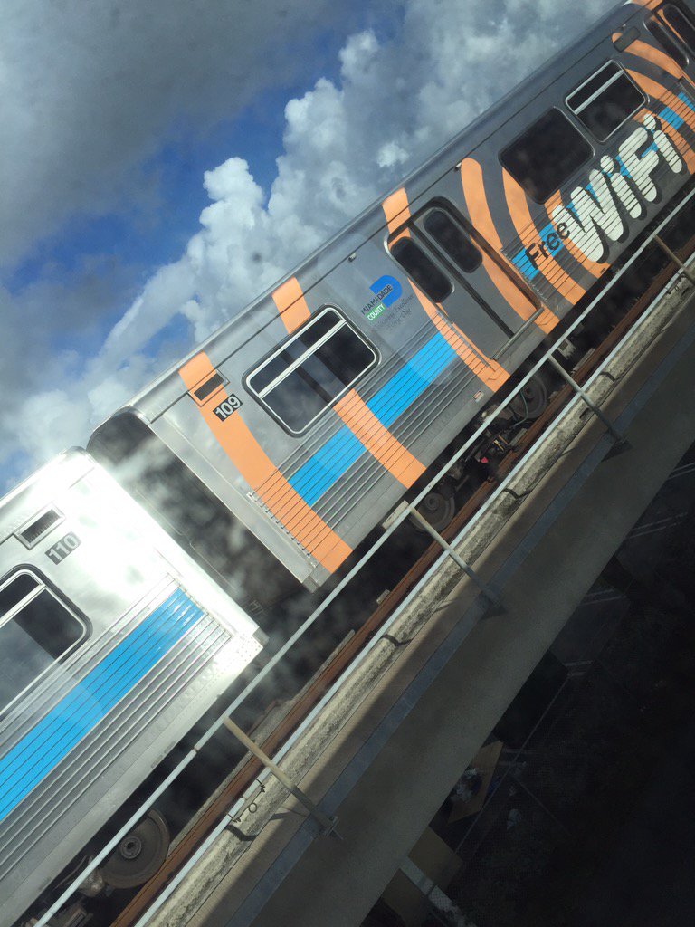 theDRoweshow's tweet image. #transitProblems #whereisthewifi @FixMetroMDT @IRideMDT