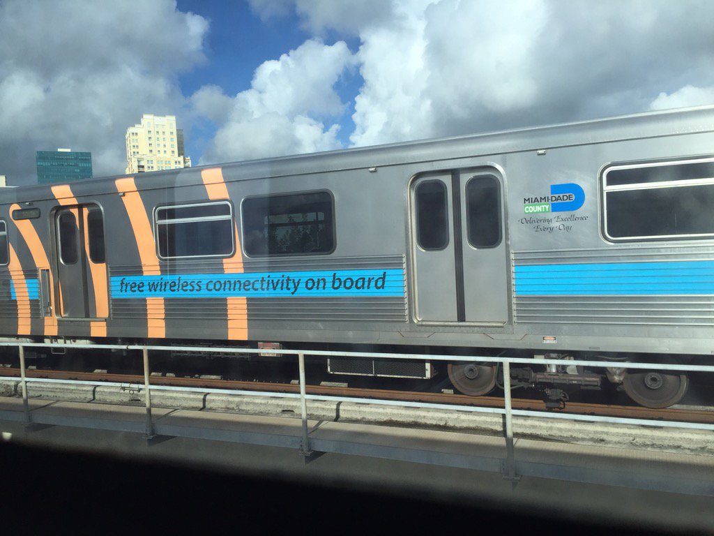 theDRoweshow's tweet image. #transitProblems #whereisthewifi @FixMetroMDT @IRideMDT