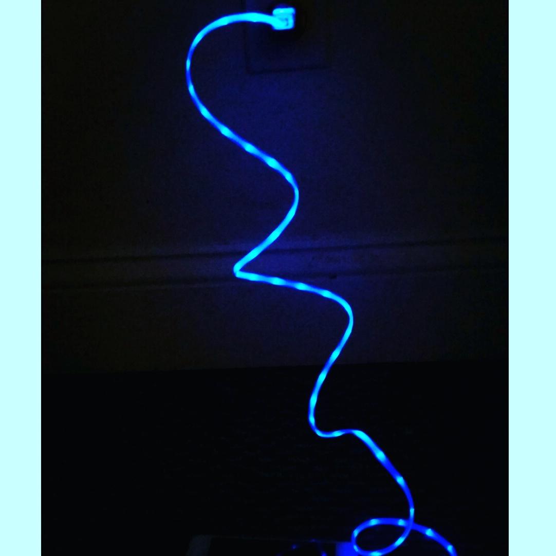 CommaChargers's tweet photo. Did you know your iPhone charger can also be your nightlight? #100waysToUseYourCharger #LED #commachargers #lightup https://t.co/JF0IZ6UbrD