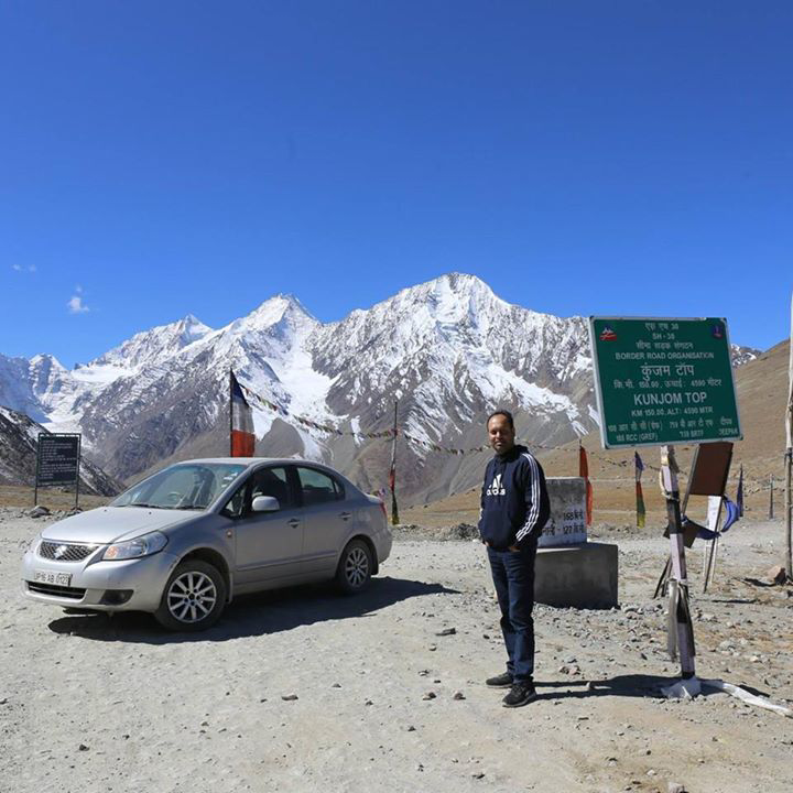 A1mit's tweet photo. @DrGPradhan @khamandhokla me and my SX4 :-) #SoloDriver #RealDrive #NoBackup #NoTechSupport https://t.co/RAllttOrFC