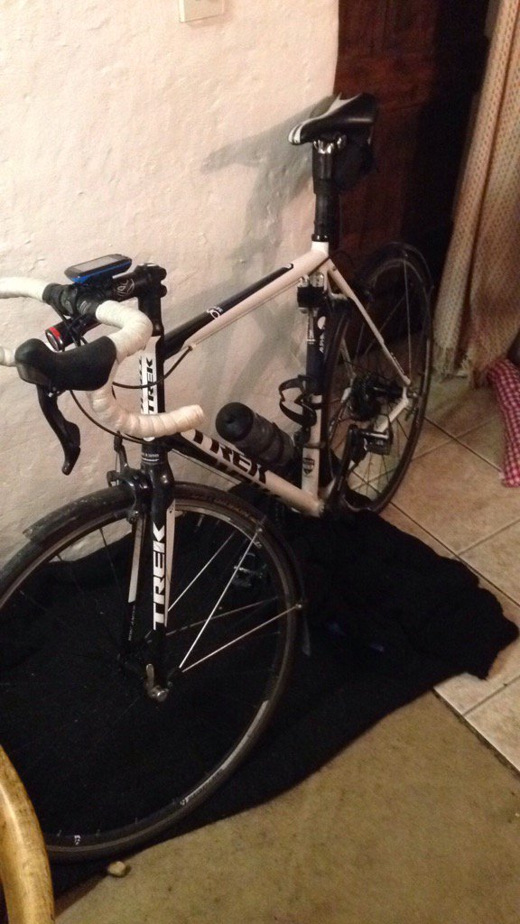 cuthbertrossant's tweet photo. 3 hrs/50 mile x rain x cold x dark x pain x suffering x annoyed motorists = happy boy!!!
selected weapon of choice.. https://t.co/qUnXKd5ebY