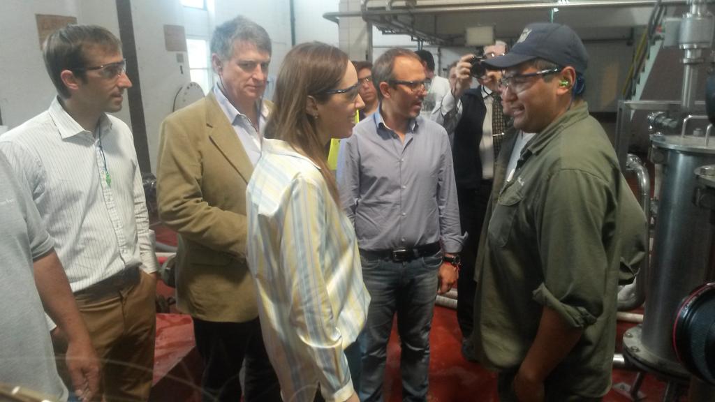 mariuvidal's tweet photo. Recorriendo una fábrica de sidras en #Ciudadela junto al intendente electo @dievalen #TresDeFebrero https://t.co/t54xidaTnT