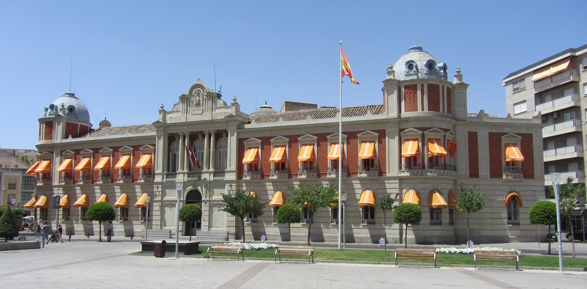 dga7574's tweet photo. Estamos en #cmcreal1 publicando una foto (imagen obtenida de Internet) https://t.co/RGW7zYcO7R