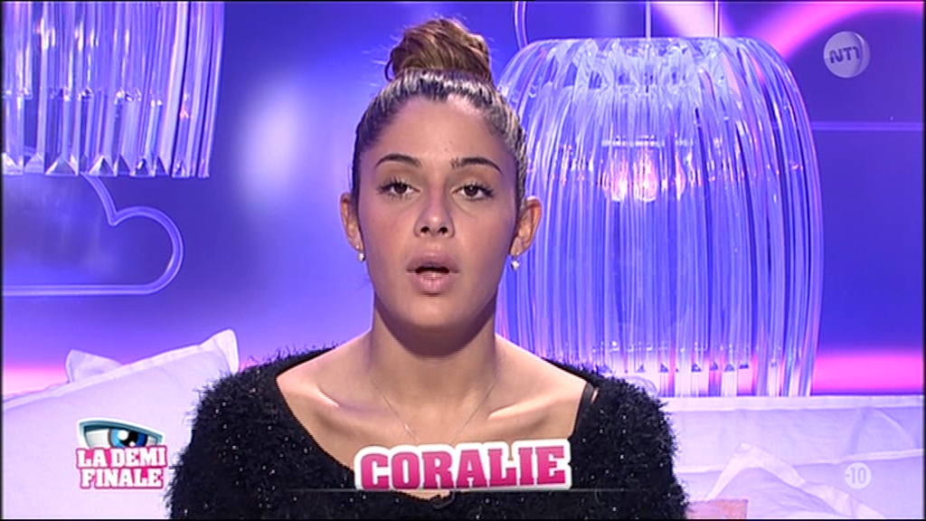 DamienMercereau's tweet photo. Après avoir eu 3 immunités, Coralie va se choper la place en finale. Tranquille... #SS9 https://t.co/NJr8CTKx1D
