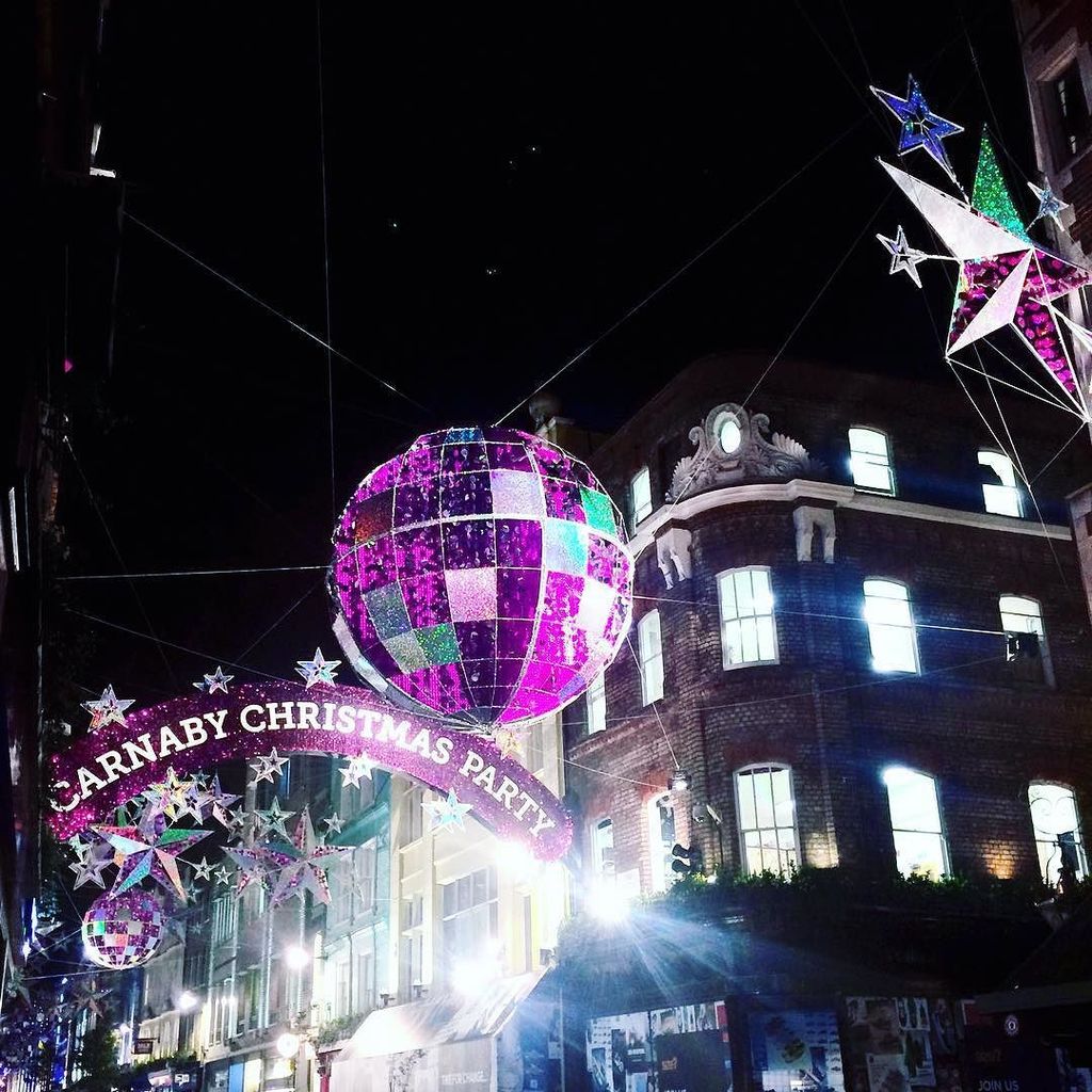 jemlamble's tweet photo. Another beautiful Christmas spot in London! #Carnaby #london #christmas #lbloggers #carnab… https://t.co/5JsLAC8qwT https://t.co/wB3sLx4VCw