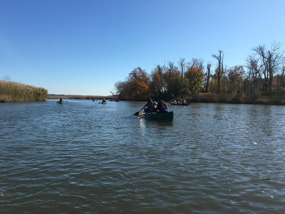 JenniferYoungb7's tweet photo. Canoeing at Days Cove today:)@CockeysvilleMS @BCPSOutdoorSci https://t.co/gwtlFxKaWC