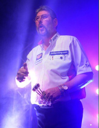 SkySportsDarts's tweet photo. Saturday Night is what makes the Grand Slam special 2 Legends of darts in action. BDO or PDC we #lovethedarts https://t.co/TaI9nhjpkS