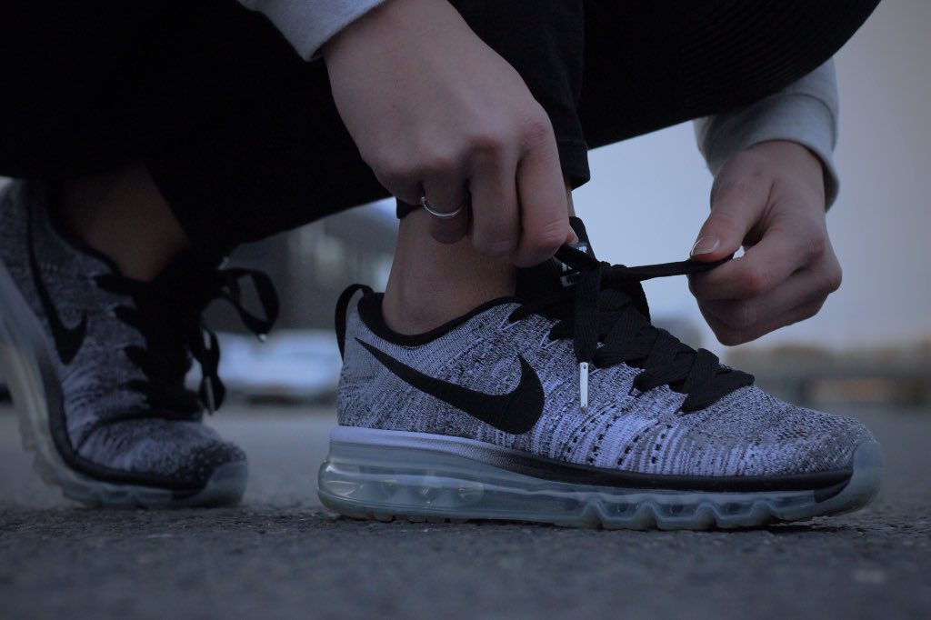 MrLacyOfficial's tweet photo. One of #Nike most iconic colourways on the #Oreo #FlyknitMax. 
#Flatties Metal Tips to finish them off. 
#KeepItTied https://t.co/so7MuXaBc6