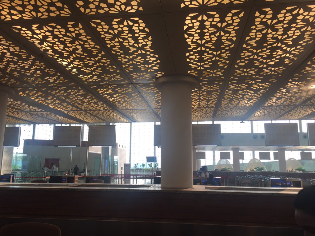 Impressed by the gesture to traditional #India at #Mumbai #airport designed by Skidmore Owings &amp; Merrill <a href="/SOM_Design/">Skidmore, Owings & Merrill</a>