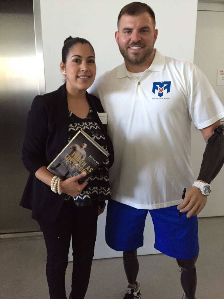 CbellaQQ's tweet photo. "Never give up, never quit" SSG Travis Mills Great speaker,he signed my book! @ssgtravismills #ssgtravismills https://t.co/I2FkQ6JL4Z