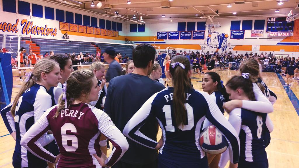 MarcBeasley's tweet photo. @thebrianwagner I see you, B! #KickingKnowledge @pumagirlsvball https://t.co/y3xCkVVYRL