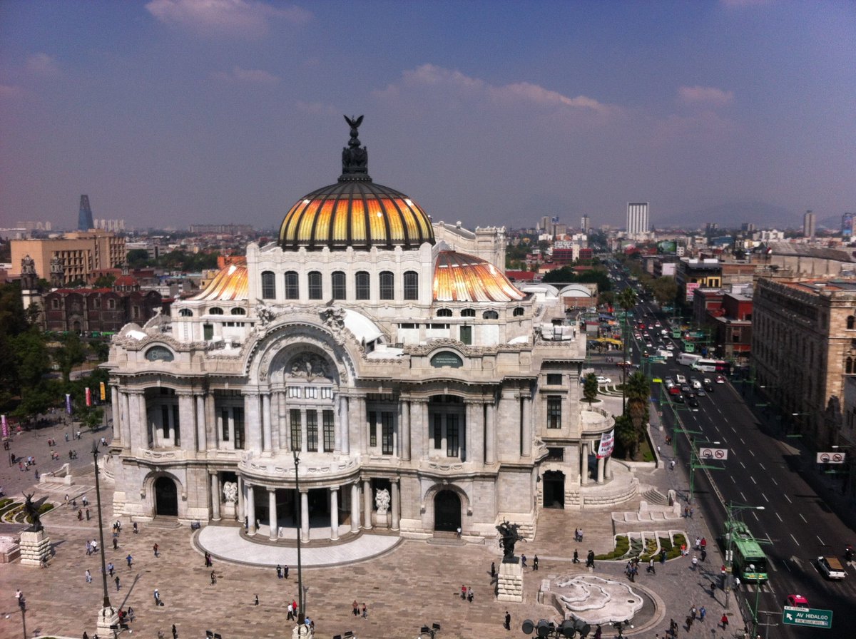 tangee's tweet photo. Hey #museomix ! Who has the most incredible working area ? @MuseomixMx I think... :) #Mexico https://t.co/wIgJd1JqZm