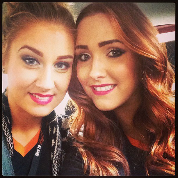 beckyward90's tweet photo. 👭💜 https://t.co/4KXTLi7L9V