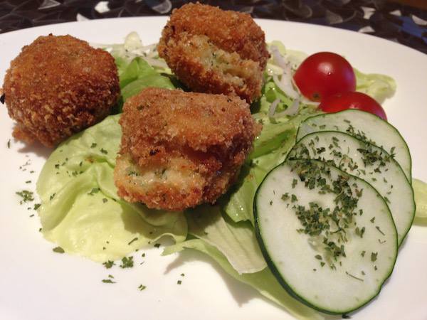 Monptiplat's tweet photo. Recette du jour : Si facile et pourtant gourmande, les Bouchées Jurassiennes : https://t.co/b68L9vdwgK https://t.co/jSEdrR914A