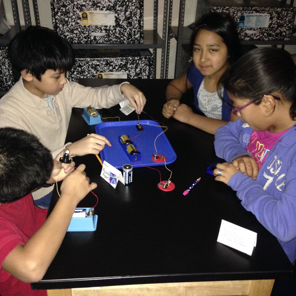 MrsNovakJones's tweet photo. Circuit Lab w/sound,light &amp; mechanical energy! Modeling for 5 th grade! @pmeseagles @DrHodgin #manorisd https://t.co/q2h05PBEpo
