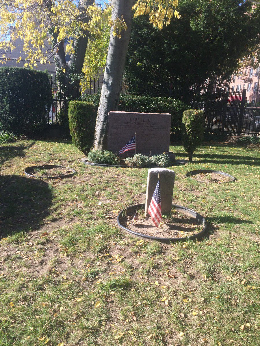 XHSKimmeth's tweet photo. This #apmonument is somewhat hidden and often goes unnoticed by the students who attend this school https://t.co/tjJrX0267c