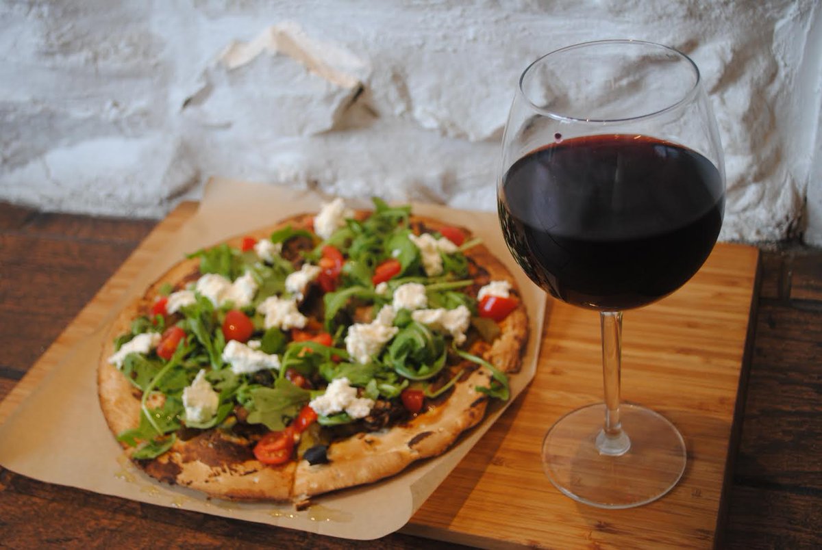 SnapCustomPizza's tweet photo. Happy #WineWednesday! Come on in to #SnapCustomPizza from 6-9pm and enjoy a free glass of wine with your purchase. https://t.co/0h6JLTwKGm