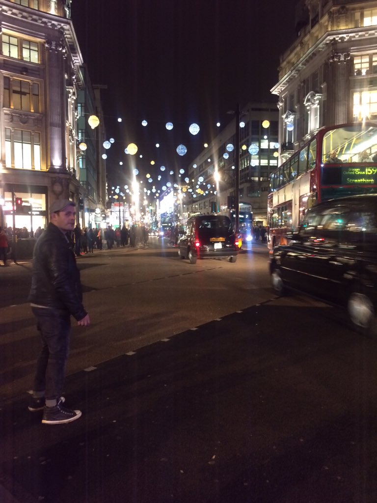 #itsbeginningtolookalotlikechristmas On our way to fashion piazza @hubdot this eve. #startup #femalefounders