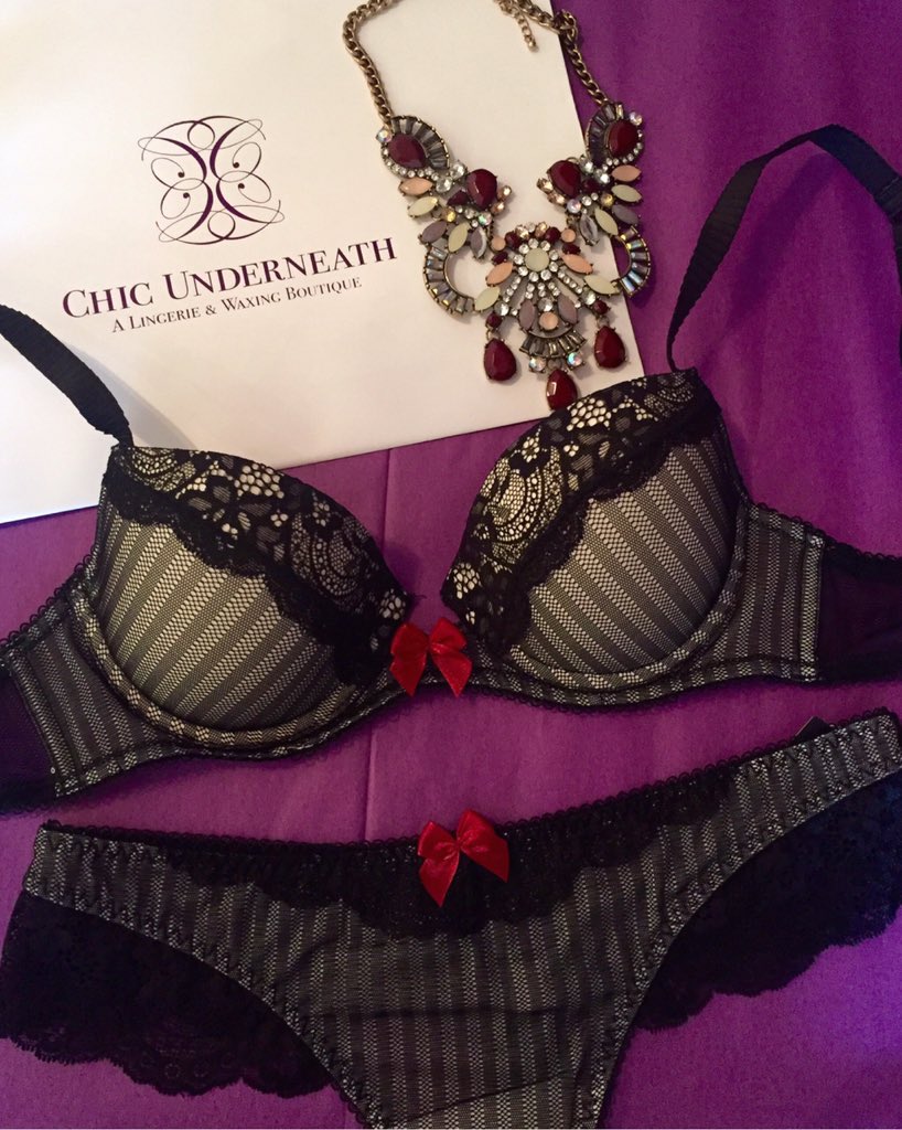 ChicUnderneath1's tweet photo. Ready for the Season! @BlushSocial New obsession set has us in the holiday spirit💃🏻 #chicunderneath #lingerie https://t.co/OWwvA4tG6i