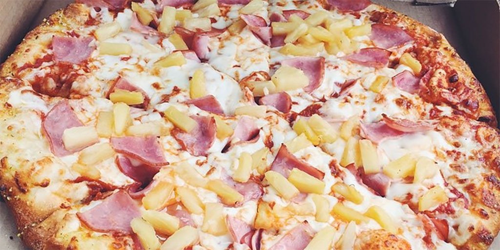 dominos's tweet photo. #YouHadMeAt Hawaiian https://t.co/vzy80G40jy