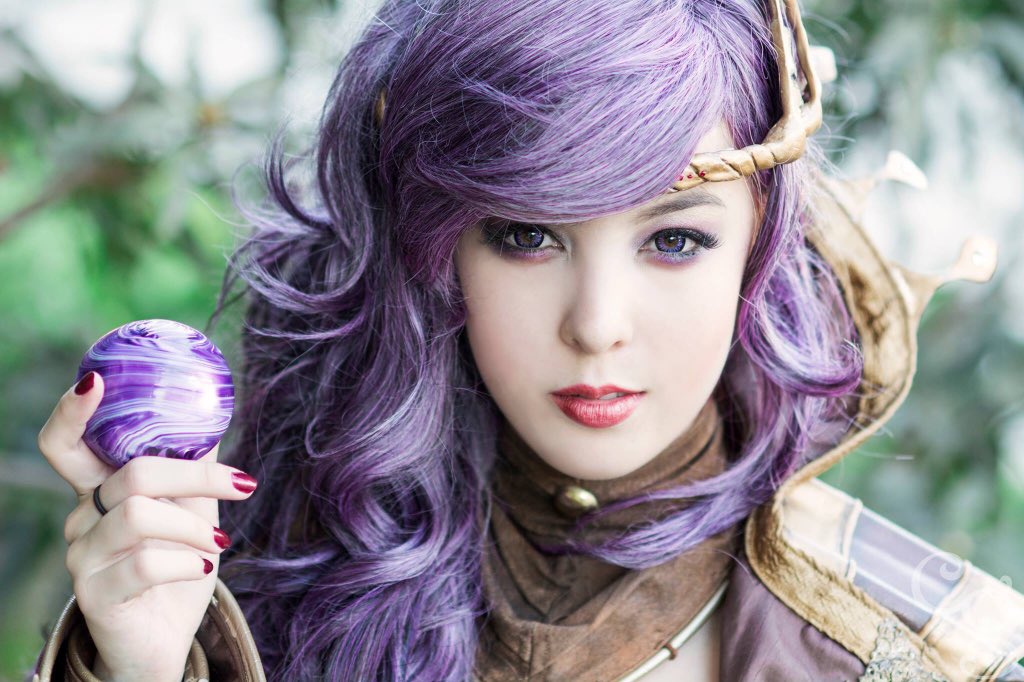 MnikaLee's tweet photo. BlizzCon is coming! See you bebes at the @IntelUSA booth 12-1 each day! #IntelBlizzCon https://t.co/abQihrYpsv